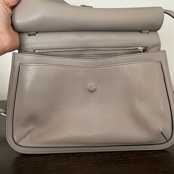 Authentic GUCCI Tasseled Lady Bamboo grey leather single flap crossbody bag. - Picture 9 of 16